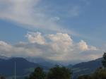 Paragliding Fluggebiet Europa » Schweiz » Glarus,B�rensolspitz,Wolken �ber dem Fluggebiet, Blick um 17.00 aus Rapperswil