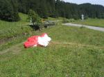 Paragliding Fluggebiet Europa » Schweiz » Glarus,B�rensolspitz,als "fauler Sack", landet man gleich beim Parkplatz...