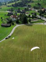Paragliding Fluggebiet ,,Landeplatz - Treffpunkt f�r das Flugschul Shuttle