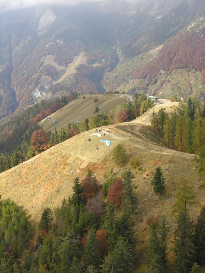 TO "Cima 2". Den Windsack kann man mit dem Feldstecher von der Talsation aus erkennen.