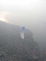 Paragliding Fluggebiet Europa » Italien » Lombardei,Laveno,07.04.07
Am Sasso del Ferro vor Sonnenuntergang: und es trägt und trägt und ...