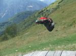 Paragliding Fluggebiet Europa » Italien » Friaul-Julisch Venetien,Meduno - Monte Valinis,Startplatz Meduno - das Graue im Bild is die Drachenflieger-Rampe. Juli 2008