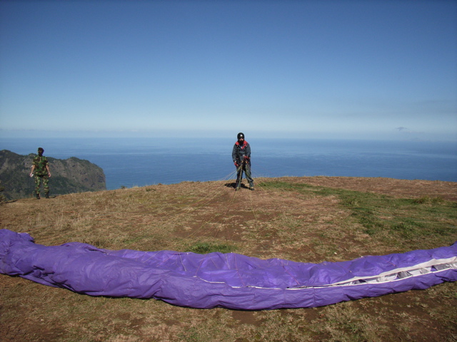 top Bedingungen am Startplatz, herrliches Flugwetter mit brilliantem Blick auf den Adlerfelsen (Penha de Aguia), das Ayers Rock von Madeira;-)