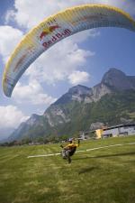 Paragliding Fluggebiet Europa » Schweiz » St. Gallen,Pizol,swiss league open 
Vor dem Gonzen 
(C) www.azoom.ch