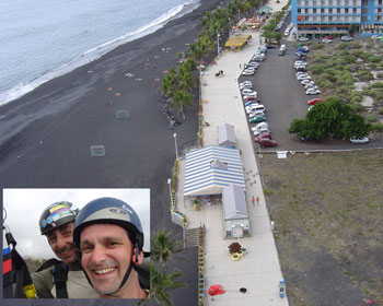 Hansi ( Freiflieger Niederrhein eV.)
mit ( Ingo Zevenaar ) im Landeanflug auf
El Time ( La Palma ).
Hansi ist seit Herbst 2005 Einwohner von La Palma.
Kontakt zu Hansi per Telefon:
+34 658 440 505 oder
0034 658 440 505
(Stand 1.2.06)
fn.wes-1.de