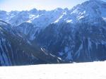 Paragliding Fluggebiet ,,Blick in Startrichtung (leicht nach unten - es wird steil).
Der Start ist wegen den Aufwinden eher leicht.