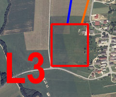 Landeplatz Pfaffetschlag 
Flugroute blau & orange (ca. 650m NN) Im Ort Pfaffetschlag bei Ortseinfahrt links hinter den H�usern Vorsicht auf die Hochspannungsleitung und nur bei gem�hter Wiese landen. Anflug �ber Kaltebenfelsen K1 (1146m NN) Flugroute (orange) optimale Flugroute nach L3. Der Kaltebenfelsen wird �berflogen.