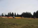 Paragliding Fluggebiet ,,SkyCenter Schüler bei der Startvorbereitung
(C) JoJo