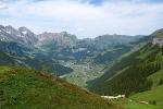Paragliding Fluggebiet Europa » Schweiz » Obwalden,Fürenalp - Engelberg,Blick auf Engelberg runter...
nach einem etwas mühsamen Aufstieg!
