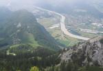 Paragliding Fluggebiet Europa » �sterreich » Tirol,Zahmer Kaiser, Ritzau-Alm,Bild richtung West vom Peterskopf, im Vordergrund der Startplatz an der Ritzau-Alm(mit rotem Gleitschirm), rechts die Landewiesen