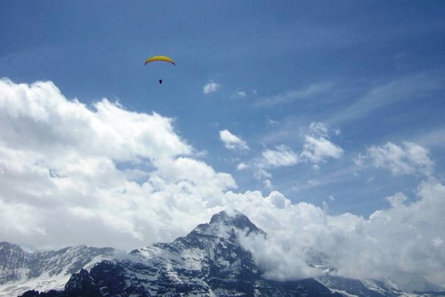 Flug vom First Richtung Eiger Nordwand.