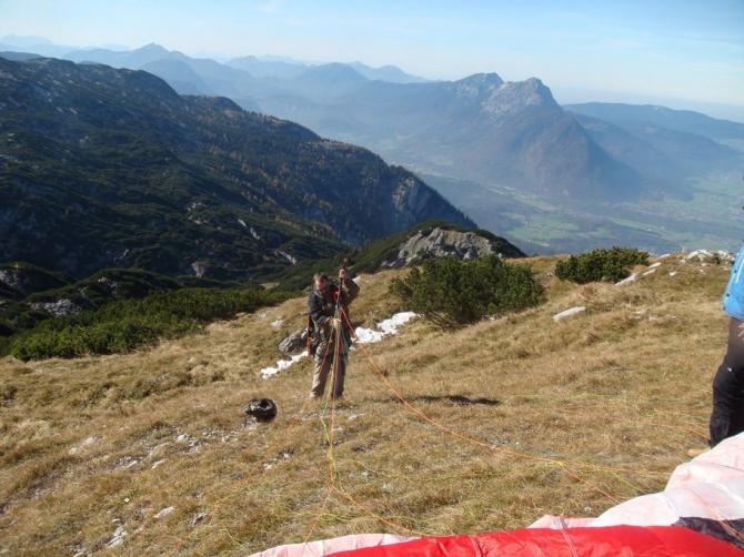Der Startplatz am Hochthron!
Wegen der ung�nstigen Windverh�ltnisse am Hauptstartplatz gew�hlt.
Sicheres (r�ckw�rts)Starten erforderlich!
11.10.2008