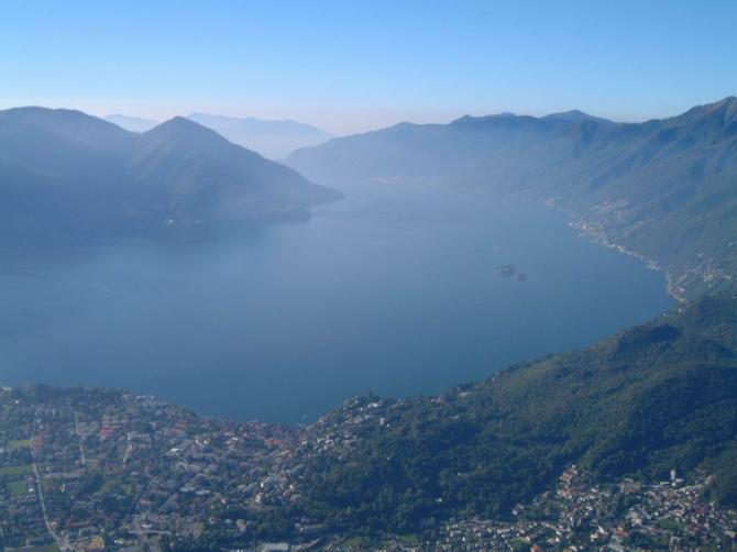 Blick auf den Lago Maggiore Richtung Süd von der Cimetta aus.