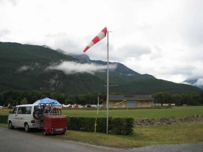 Landeplatz in Doussard - eine riesige Wiese