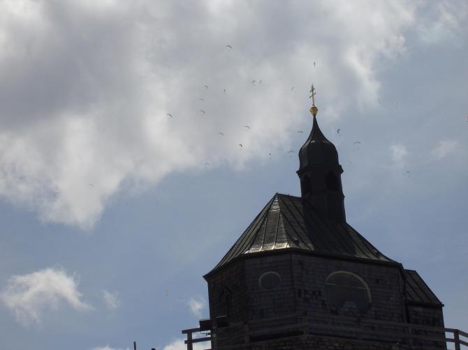 Wallbergkircherl bei der Bayer. Meisterschaft im Mai 2006 - die mehr als 20 Wettkampfpiloten seht ihr beim Klick