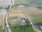 Paragliding Fluggebiet ,,Landeplatz St. Maurin, im Hintergrund rechts neben der Strasse.