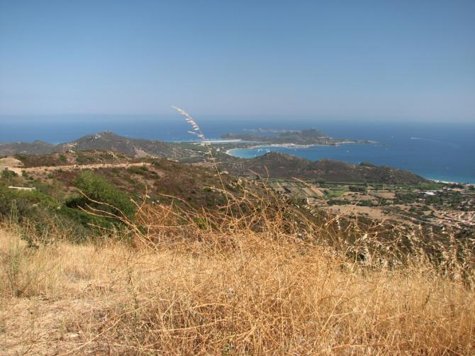 Etwas höher in einer Kurve der Strasse. Zum starten nicht geeignet. Der "offizielle" Startplatz ist etwa in der Bildmitte 300m weiter vorne (Strasse)