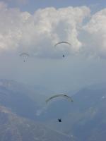 Paragliding Fluggebiet ,,am Nätschen (Flug von Fiesch ins Bündner Oberland); im Hintergrund der See am Oberalppass