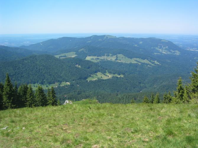 Der Blick runter direkt vom Startplatz. Unten erkennt man die Windfahne die die etwaigen Turbulenzen anzeigt.