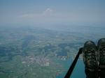 Paragliding Fluggebiet Europa » Schweiz » Schwyz,Wildspitz,immernoch hoch über dem Wildspitz. Mit Blick Richung Norden: unten Ägerisee im Hintergrund Zürichsee