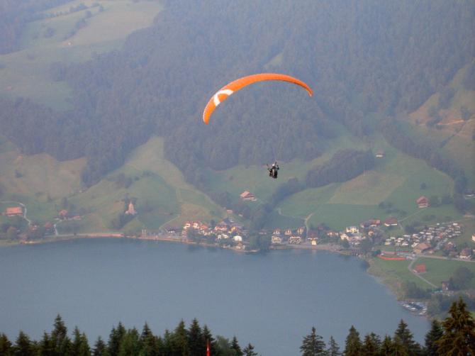Die Landschaft ist fantastisch und das Ägerital zeigt sich bei diesem Bild (Beat Bischof) aus ganz neuer Perspektive.