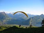 Paragliding Fluggebiet Europa » Schweiz » Schwyz,Mostelegg / Hochstuckli,Abendflug von der Mostelegg. Links Schwyz, in der Mitte Brunnen mit dem Vierwaldstättersee, und rechts der Lauerzersee.