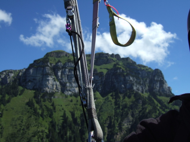 Blick zurück auf den Frontalpstock beim Flug Richtung Brunnen.
