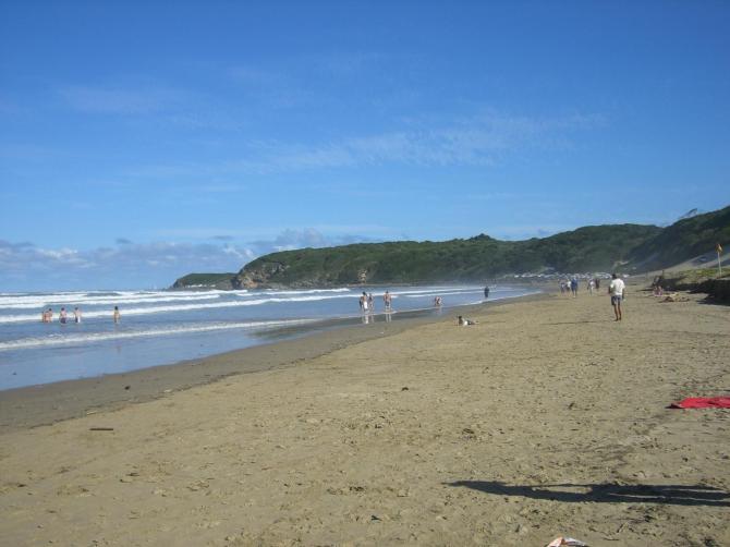 Über den Köpfen der Badegäste zu fliegen macht einfach Spaß :-)