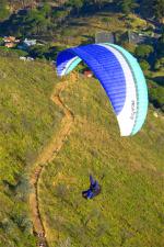 Paragliding Fluggebiet Afrika » Südafrika,Lion's Head,Ross shows a "Sunny Side UP" above lower launch.