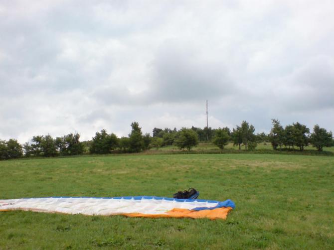 Landewiese unterhalb der Startplätze...super Zustand