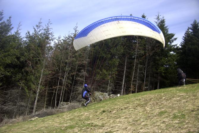 Startplatz für ca. 3-4 Gleitschirme