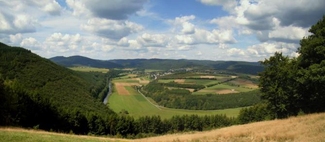 Panorama vom Eisenberg mit Blick auf die Eder