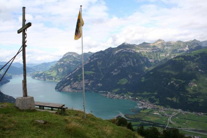 Es lockt der morgendliche Flug über das Reusstal zu den Eggbergen gegenüber. Auf der anderen Talseite kann man fast immer anhängen und oft geht es dann zum Klausenpass weiter...