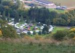 Paragliding Fluggebiet Europa » Deutschland » Rheinland-Pfalz,Krater Bausenberg,Landeplatz Roßbach soweit vom Startplatz Finkenberg sichtbar (10/2008).