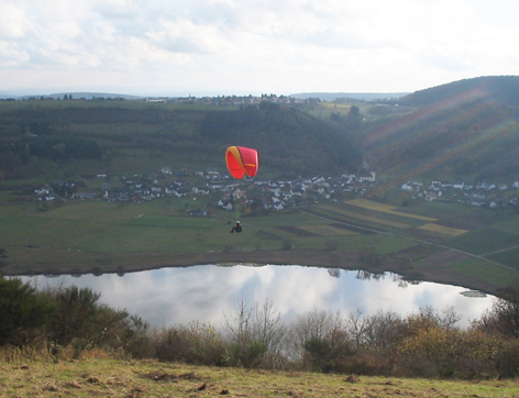 flug über dem maar, 2006.mehr fotos vom meerfelder maar und ein film auf www.area28.de