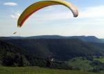 Paragliding Fluggebiet Europa » Deutschland » Baden-Württemberg,Neuffen,Klippenstart am Neuffen West.
Sommer 2009. Danke an Peter N. fürs Bild.