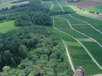 Paragliding Fluggebiet ,,Die grüne Wiesenfläche zwischen den Weinreben ist der Startplatz