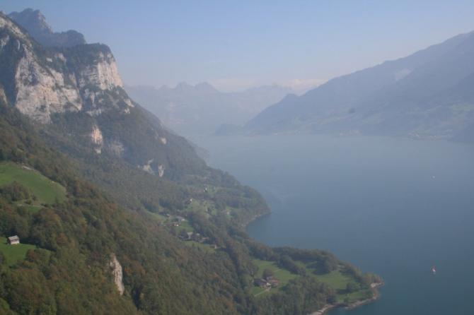 Einmal über dem Walensee gibt es kein Zurück mehr. Wenn die Schiffe die Segel reffen, kann es eng werden...