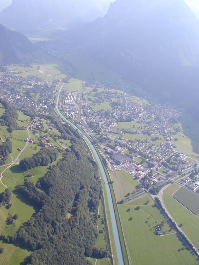 Blick Ricktung Mollis-Glarnerland.
Für Details Landeplätze siehe nächstes Foto.