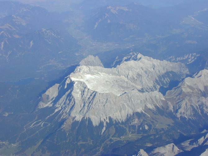 Zugspitze, im Hintergund Garmisch