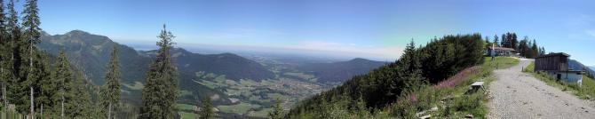 Panoramabild! Am rechten Bildrand ist der Nordstartplatz mit Windsack zu erkennen!