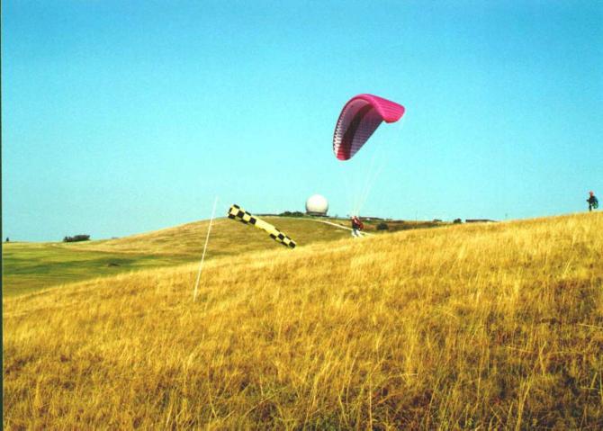 einst (1999 bis...) zierte dies foto von mir mit einem vision classic schuberts website(wasserkuppe.com)... da hat es wohl zum wachstum seiner flugschule beigetragen!