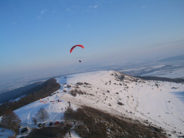 Blick auf den Südstart. Man kann gut den Parkplatz erkennen.