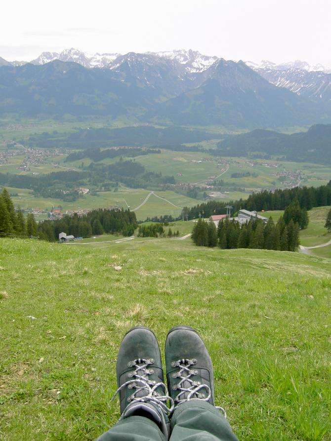 Startplatz Weiherkopf mit Blick auf die Mittelstation (Ornach).