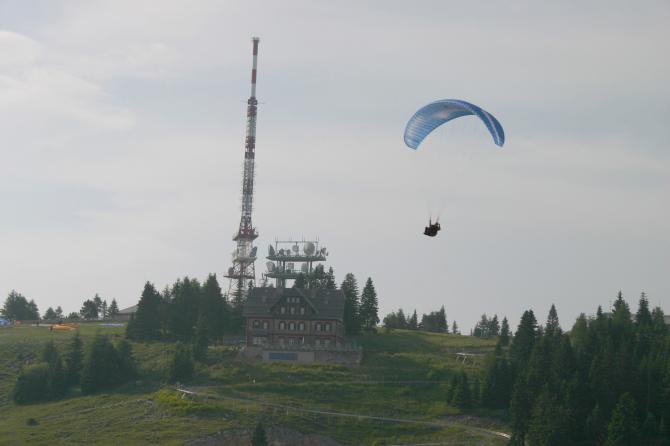 Sigi Schager- Im Hintergrund, links der Stubenbergstart - Hans Poscher machte mit seinen Schülern aber nur Aufziehübungen.