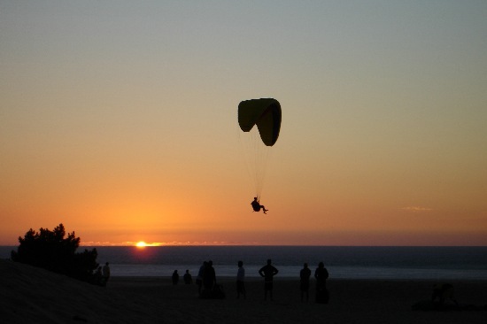 fiegen bis die sonne untergeht + vieleicht noch einwenig länger ... :)