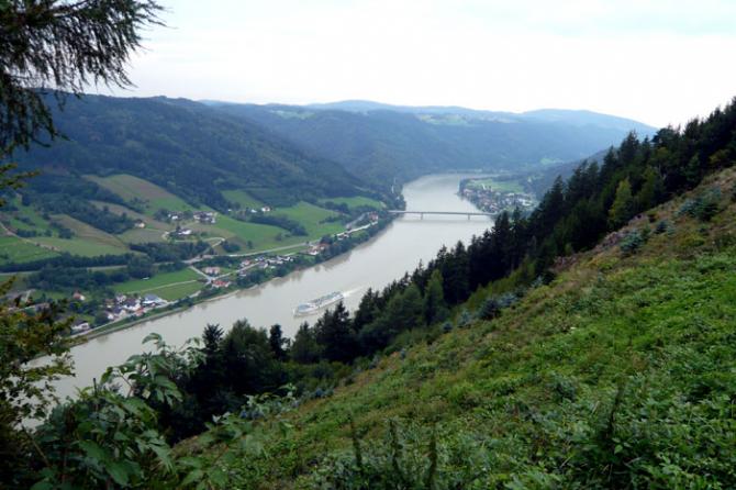 Startplatz Marsbach, 23. August 2007. Neben den schmalen Landestreifen sehen auch Schiffe einladend aus.
