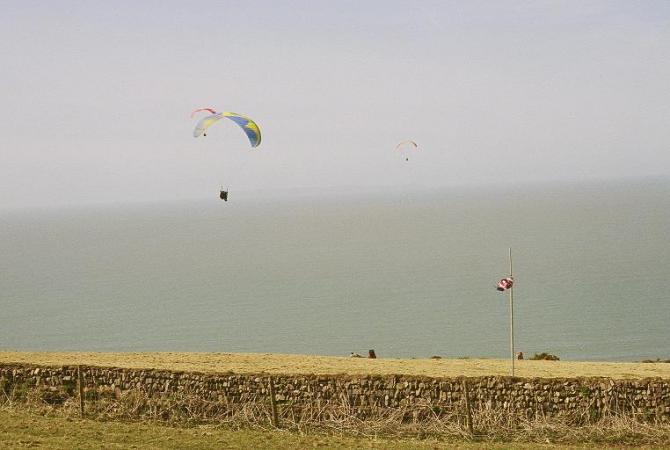 Am Startplatz, ca. 200m amsl. 3.04.06. Foto: Mhaikis Wife