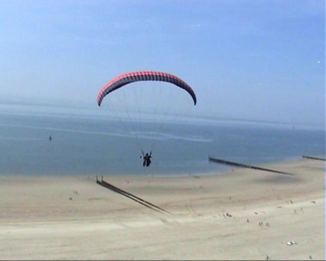 Aufgenommen am 03.05.06
Freiflieger Niederrhein e.V.
www.fn.wes-1.de