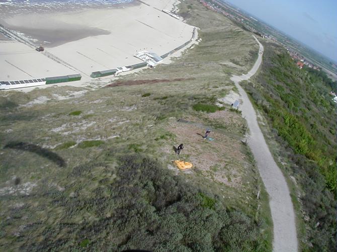 Der Startplatz ist sehr kurz und nur bei Wind kann man hier überhaupt starten. Es gibt eine Gitterrampe.
10.3.2003